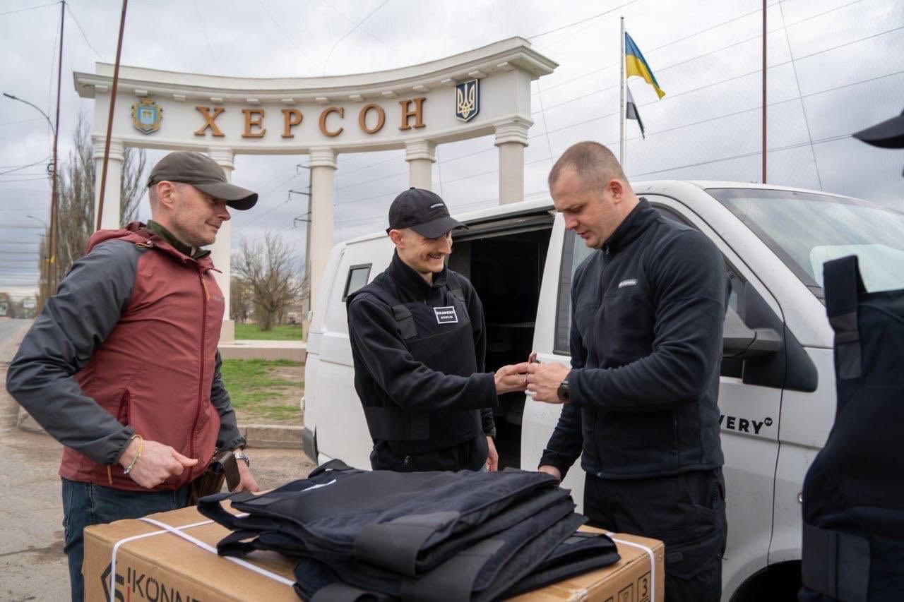 Übergabe an die Administration in Kherson